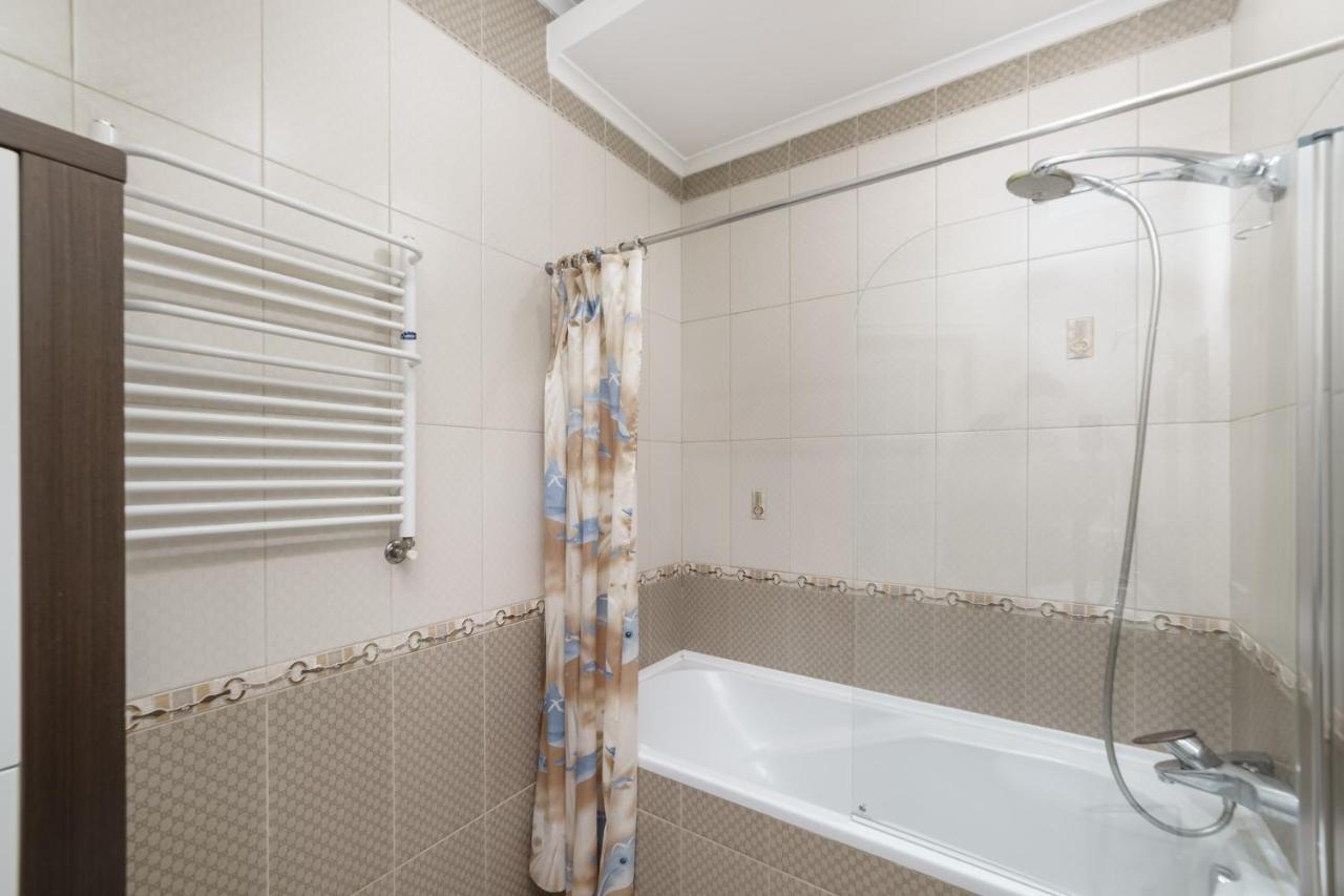 Katerynyska 2 Level Apartment With Sauna Odesa Exterior photo